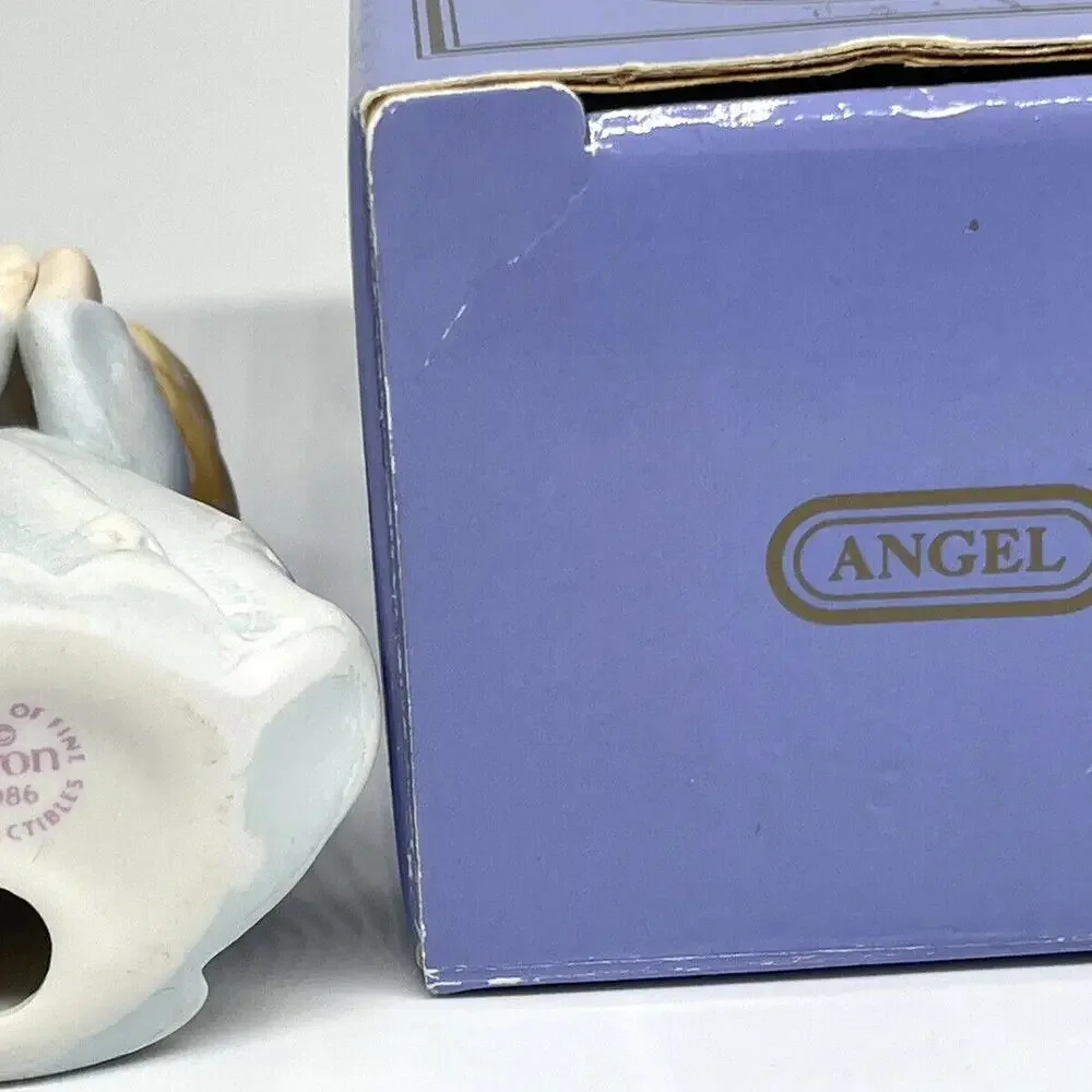 Avon Heavenly Blessings Christmas Nativity Angel‎ Figurine Porcelain 1986 in Box